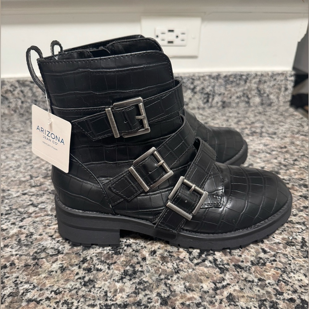 Arizona Jean Co. Croc Buckle Booties - Picture 3 of 6